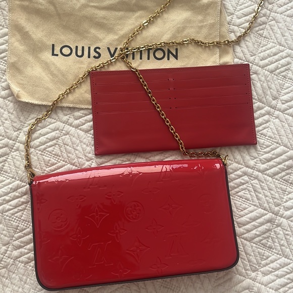 Patent leather LV pouchette - Picture 3 of 11